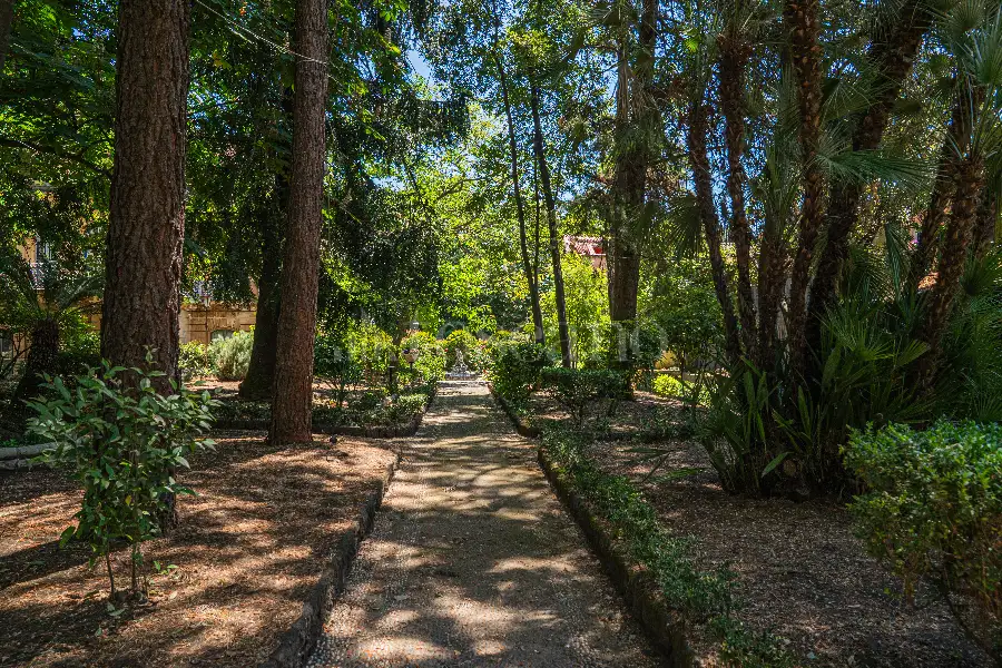 Villa in vendita di 1.200 mq a €4.250.000 (rif. 61/2026)