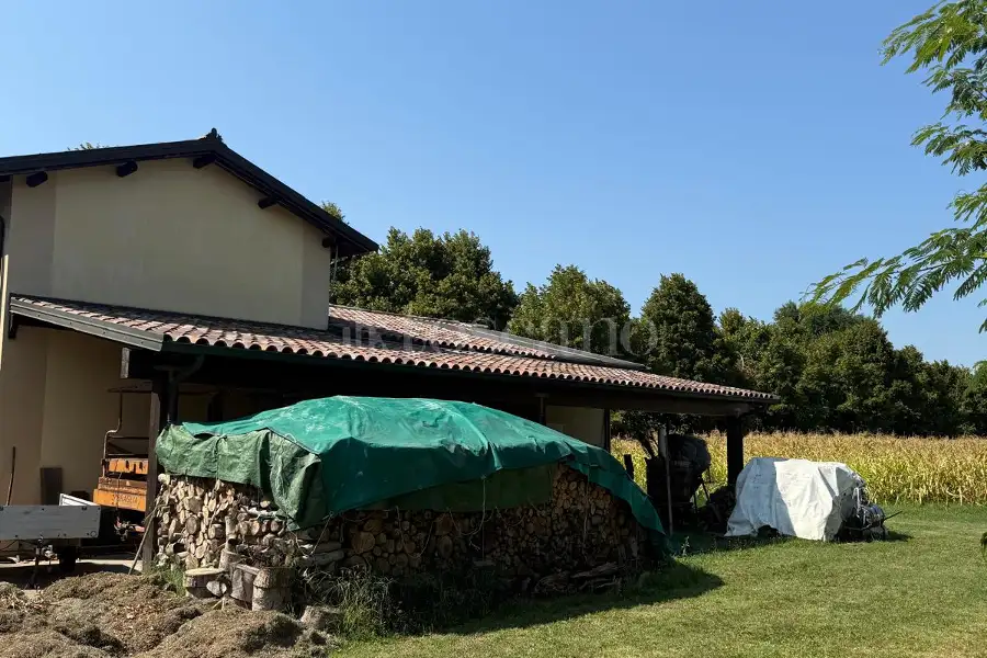Casa Indipendente in vendita di 600 mq a €1.359.000 (rif. 49/2026)