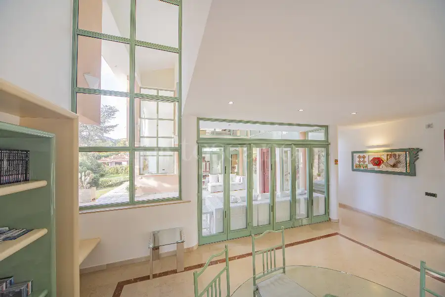Villa in vendita di 500 mq a €990.000 (rif. 100/2025)