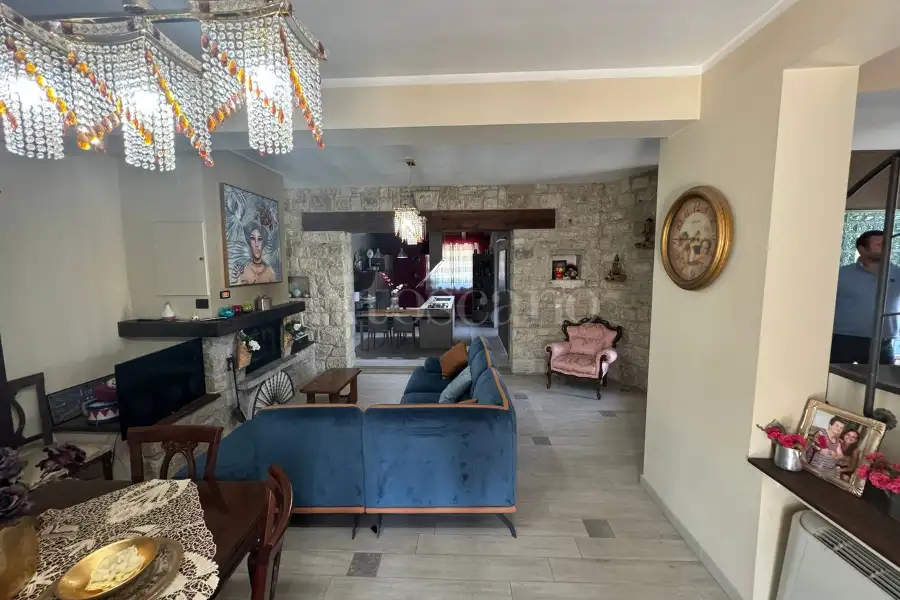 Villa in vendita di 400 mq a €420.000 (rif. 81/2024)