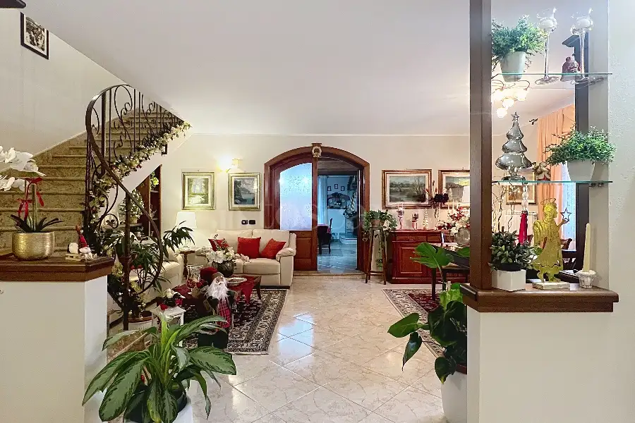 Villa Plurifamiliare in vendita di 140 mq a €240.000 (rif. 4/2026)