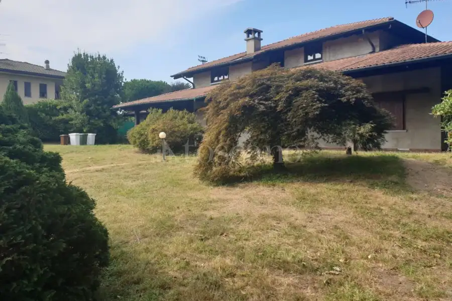 Villa in vendita di 570 mq a €570.000 (rif. 62/2026)