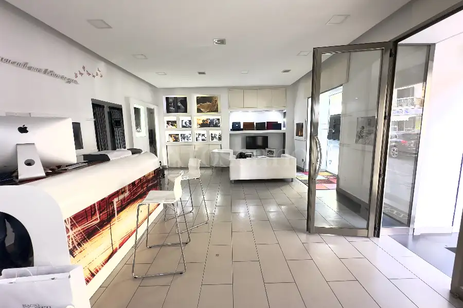 Negozio in vendita di 90 mq a €220.000 (rif. 8/2026)