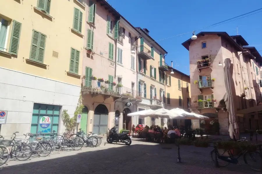 Negozio in vendita di 86 mq a €139.000 (rif. 15/2026)