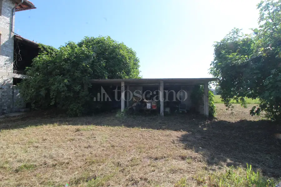 Rustico in vendita di 255 mq a €99.000 (rif. 92/2026)