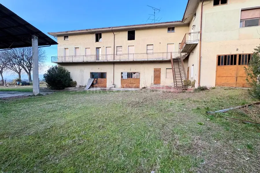 Rustico in vendita di 2.530 mq a €700.000 (rif. 85/2025)