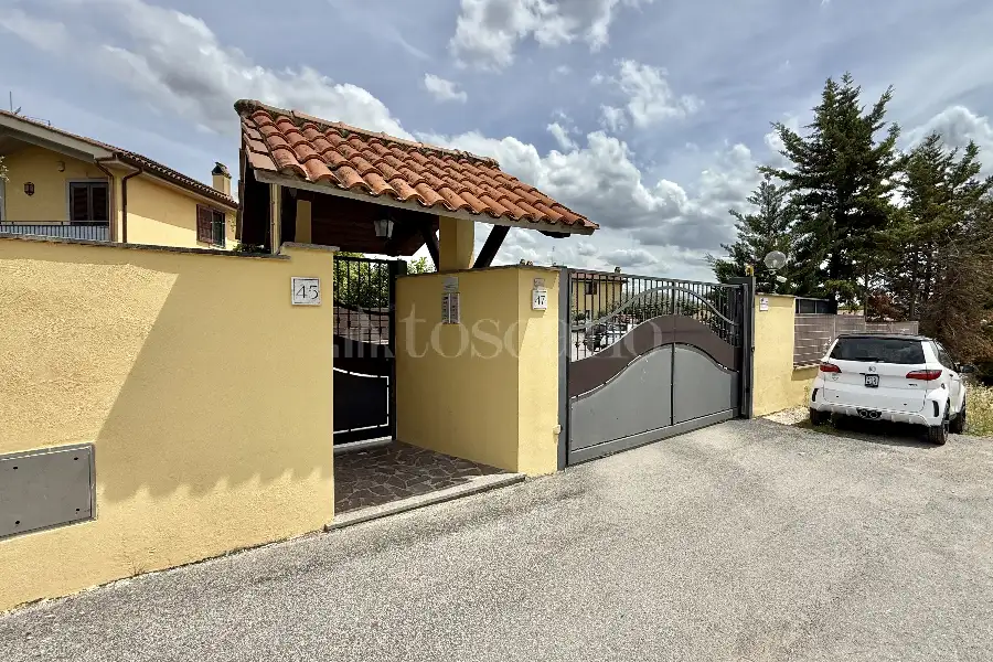 Villa in vendita di 165 mq a €899.000 (rif. 12/2026)