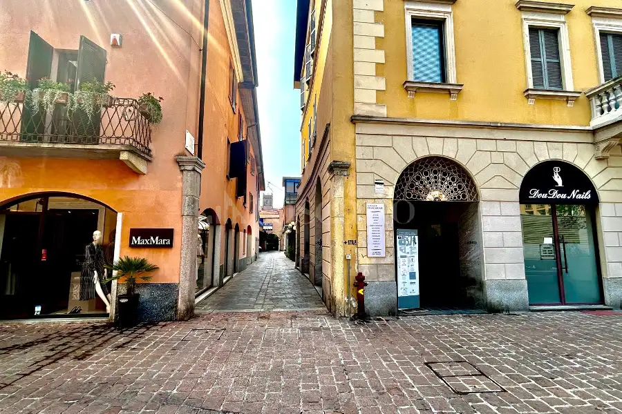 Negozio in vendita di 60 mq a €75.000 (rif. 24/2026)