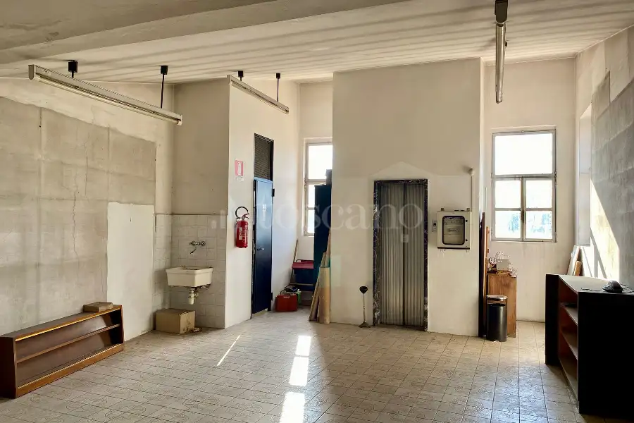 Palazzo in vendita di 490 mq a €459.000 (rif. 48/2024)