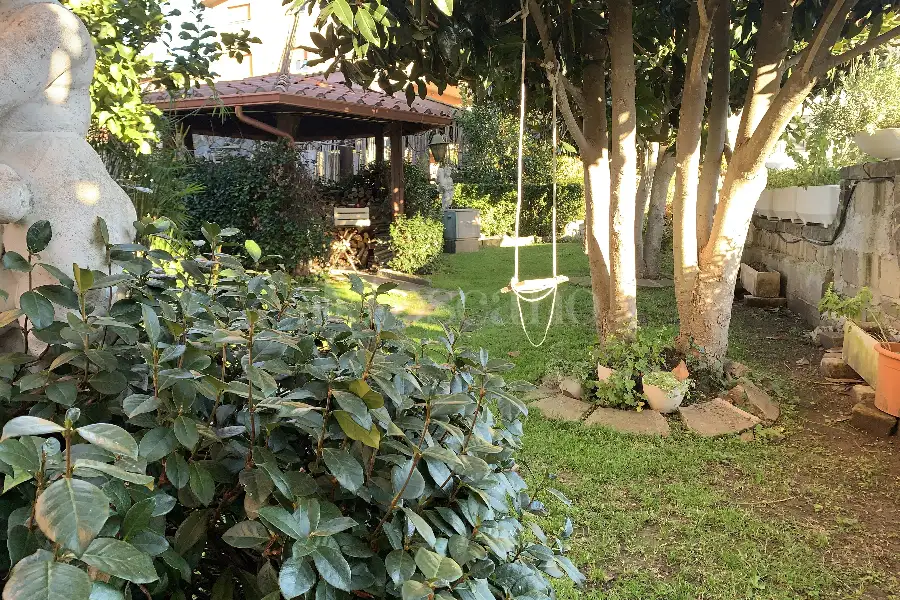 Villa Plurifamiliare in vendita di 190 mq a €525.000 (rif. 34/2026)