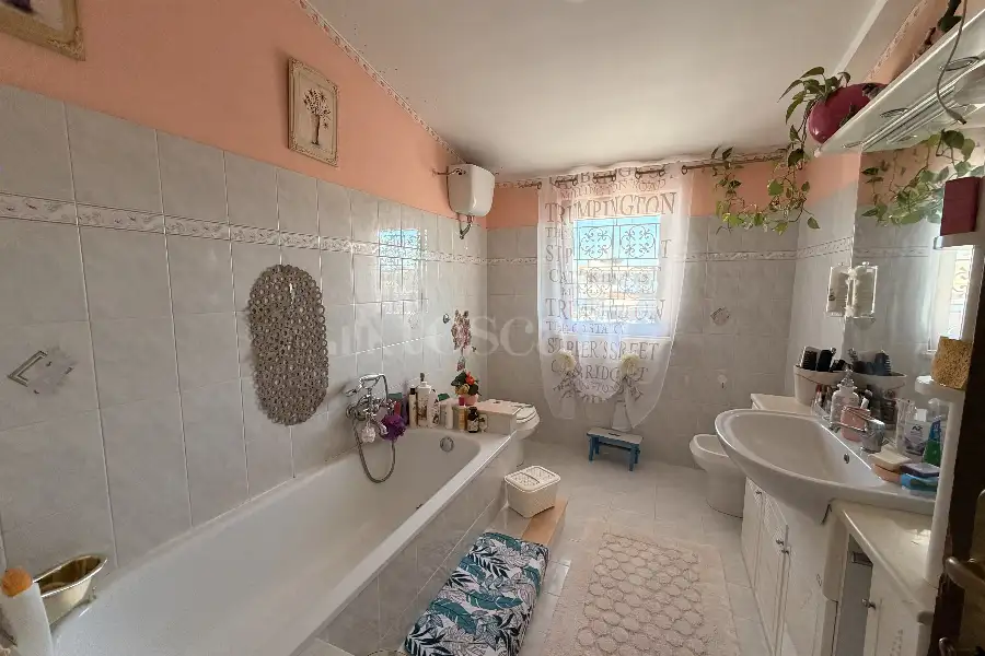 Villa Plurifamiliare in vendita di 130 mq a €205.000 (rif. 3/2026)