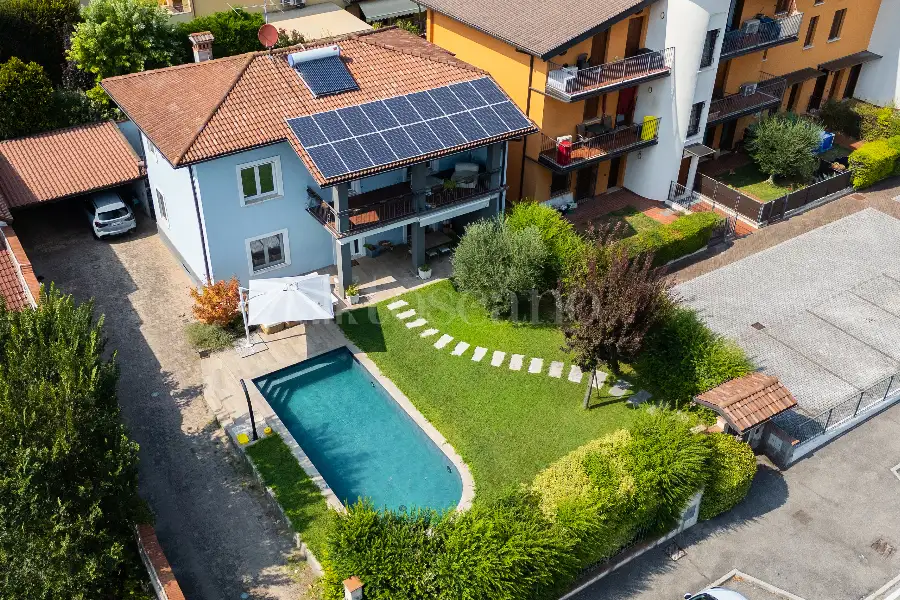 Villa in vendita di 300 mq a €525.000 (rif. 53/2026)