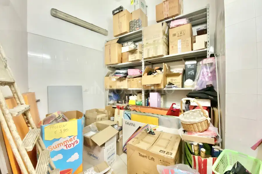 Negozio in vendita di 35 mq a €53.000 (rif. 11/2026)