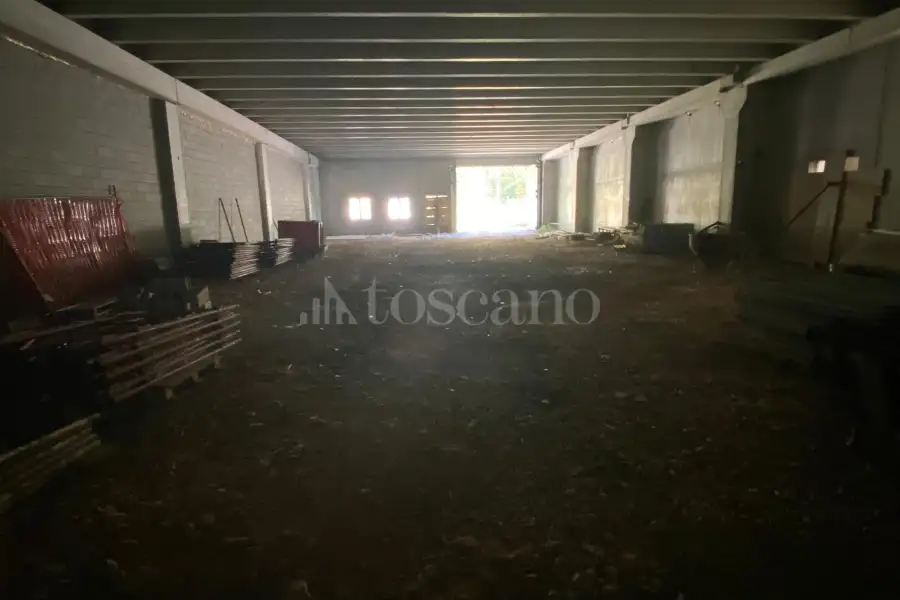 Capannone in vendita di 570 mq a €350.000 (rif. 78/2026)