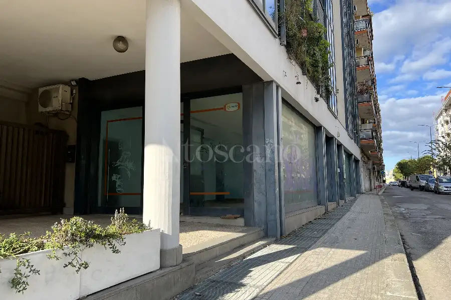 Negozio in affitto di 100 mq a €1.000 (rif. 1/2023)