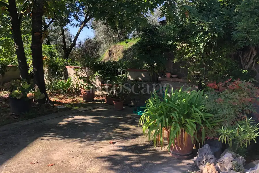 Villa in vendita di 410 mq a €398.000 (rif. 43/2024)