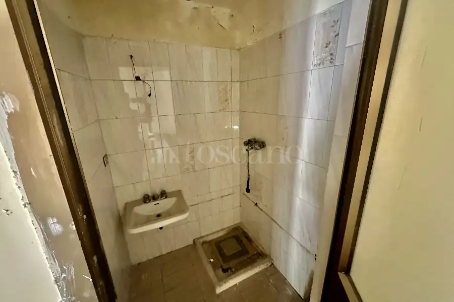 Negozio in vendita di 120 mq a €159.000 (rif. 4/2026)