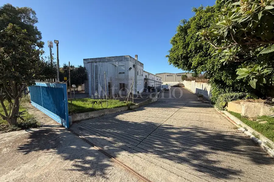 Capannone in vendita di 2.000 mq a €700.000 (rif. 52/2026)