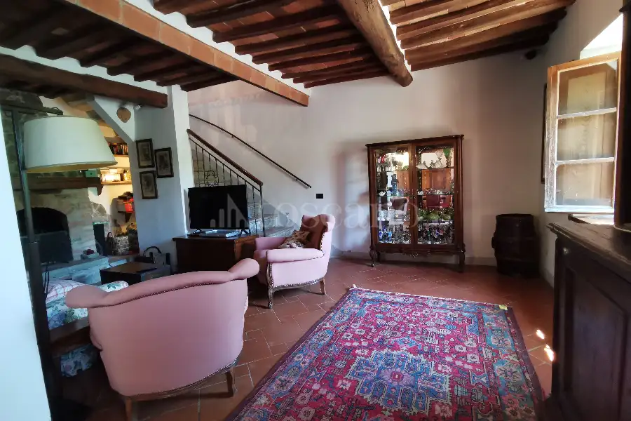 Casale in vendita di 300 mq a €570.000 (rif. 24/2022)
