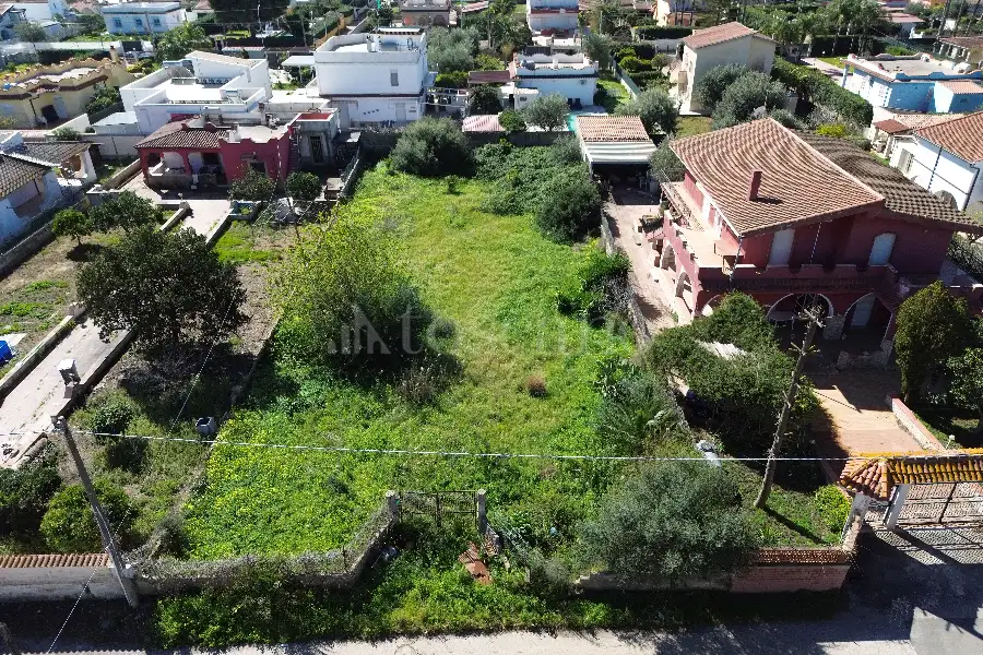 Edificabile Residenziali in vendita di 1.000 mq a €79.000 (rif. 16/2026)