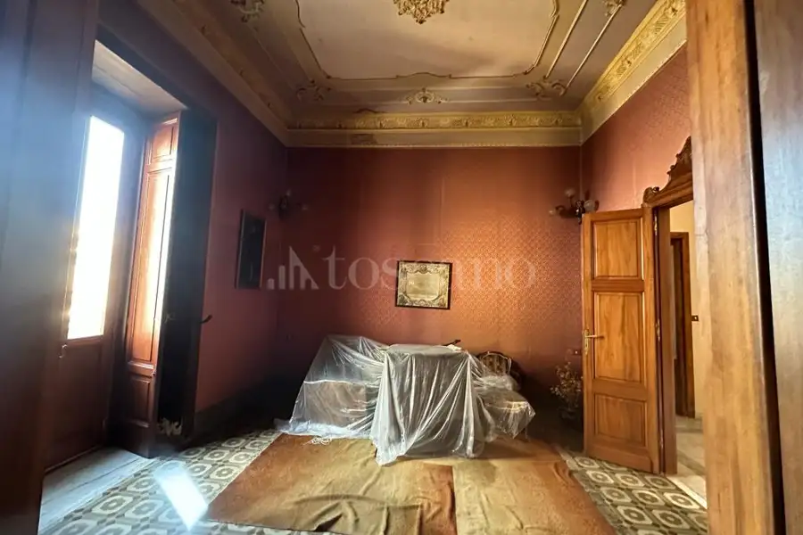 Casa in vendita di 410 mq a €420.000 (rif. 25/2026)