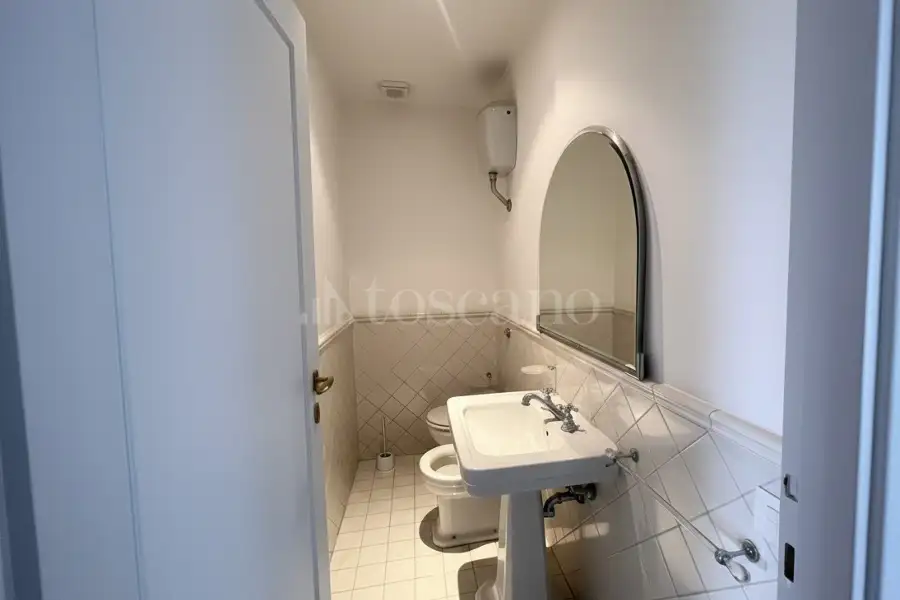 Attico in vendita di 230 mq a €1.400.000 (rif. 1/2026)