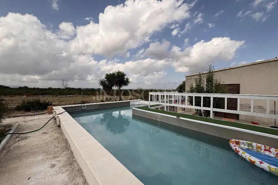Villa in vendita di 198 mq a €158.000 (rif. 112/2026)