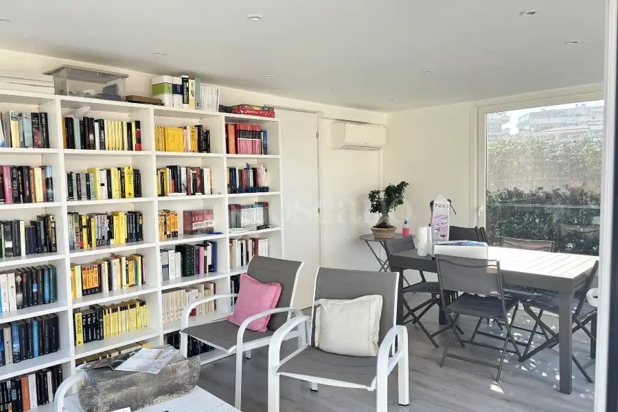 Villa Plurifamiliare in vendita di 250 mq a €1.050.000 (rif. 14/2026)