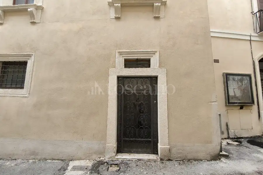 Negozio in vendita di 180 mq a €240.000 (rif. 49/2025)