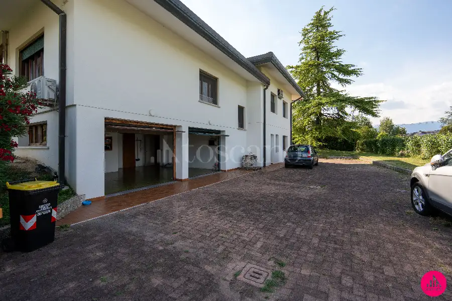 Villa in vendita di 303 mq a €499.000 (rif. 124/2026)