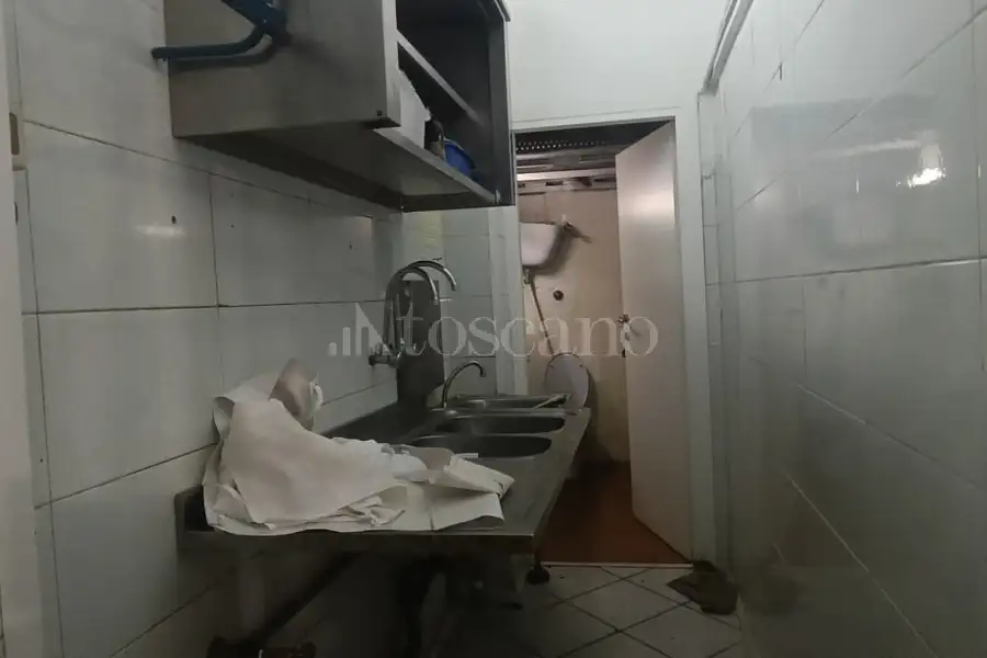 Negozio in affitto di 50 mq a €800 (rif. 13/2026)