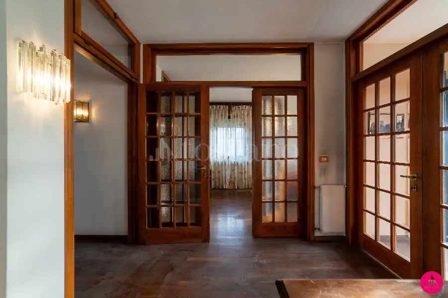 Casa Indipendente in vendita di 370 mq a €380.000 (rif. 8/2026)