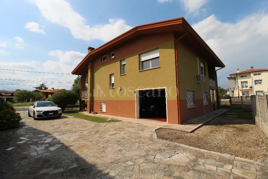 Casa Indipendente in vendita di 192 mq a €149.000 (rif. 145/2026)