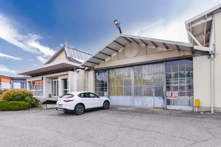 Magazzino in vendita di 3.000 mq a €1.700.000 (rif. 34/2026)