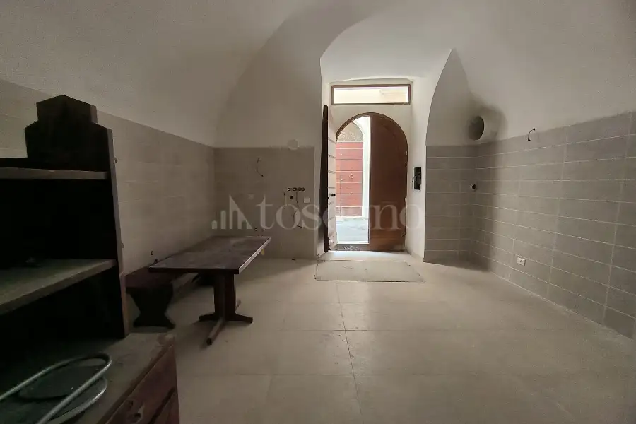 Negozio in vendita di 180 mq a €240.000 (rif. 49/2025)