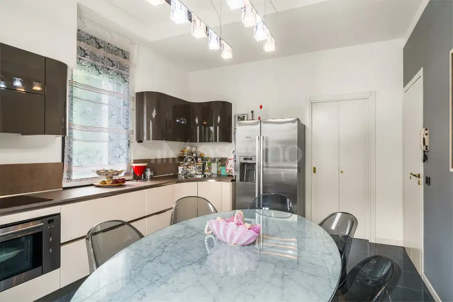 Villa in vendita di 420 mq a €2.700.000 (rif. 31/2025)