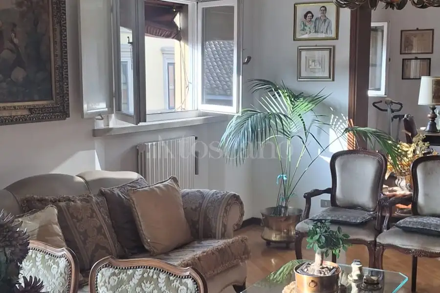 Casa in affitto di 150 mq a €2.500 (rif. 25/2026)