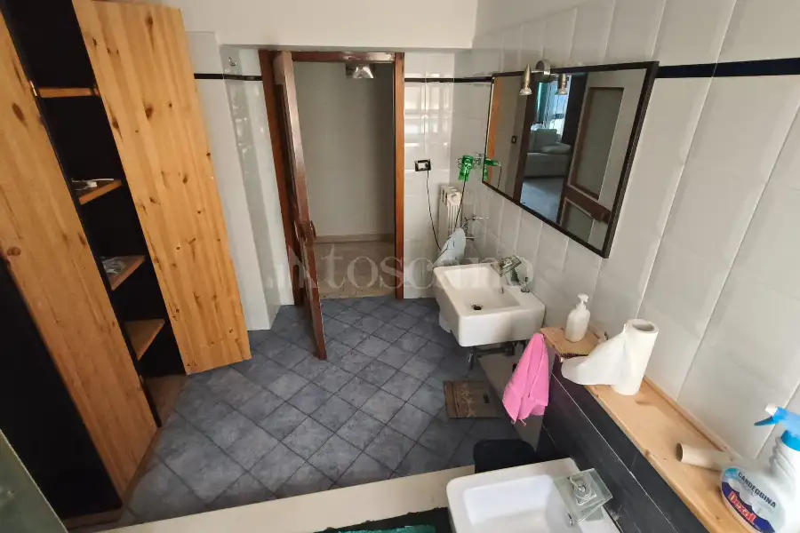 Ufficio in vendita di 240 mq a €190.000 (rif. 43/2026)