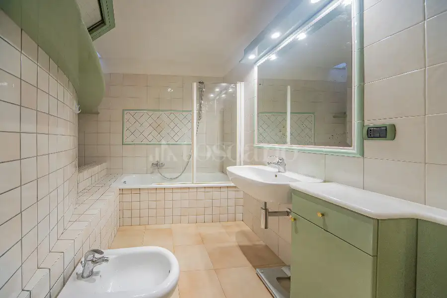 Villa in vendita di 500 mq a €990.000 (rif. 100/2025)