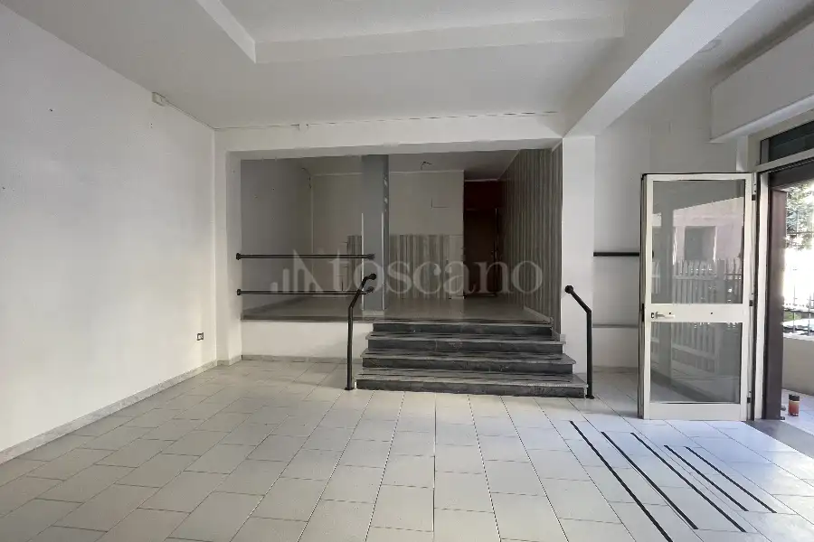 Negozio in affitto di 60 mq a €550 (rif. 26/2025)