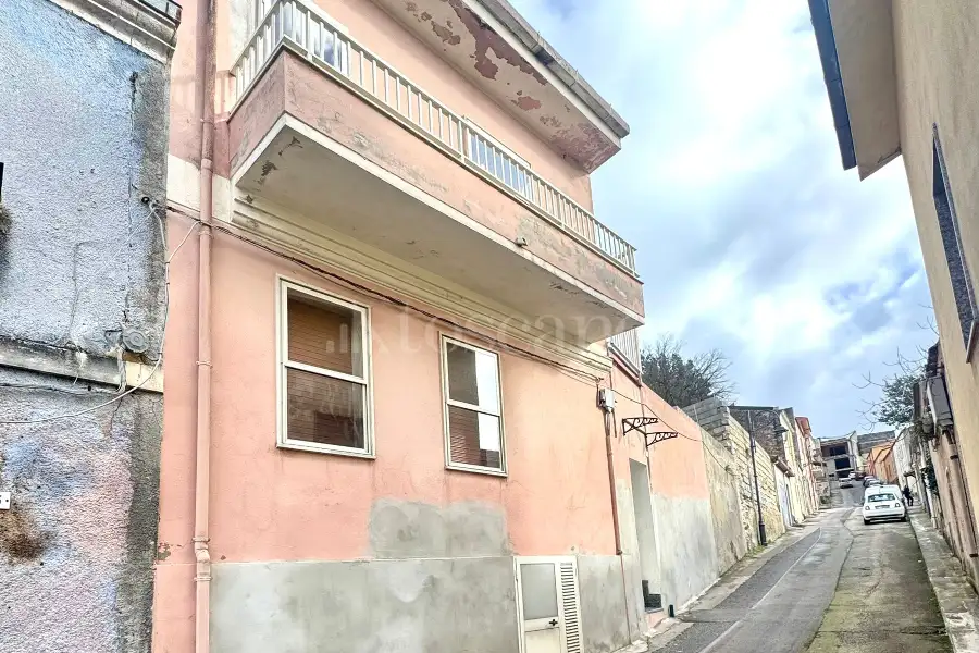 Casa Indipendente in vendita di 100 mq a €106.000 (rif. 41/2026)