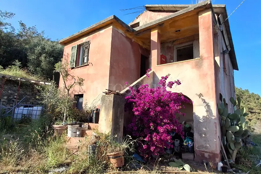 Rustico in vendita di 150 mq a €395.000 (rif. 13/2024)
