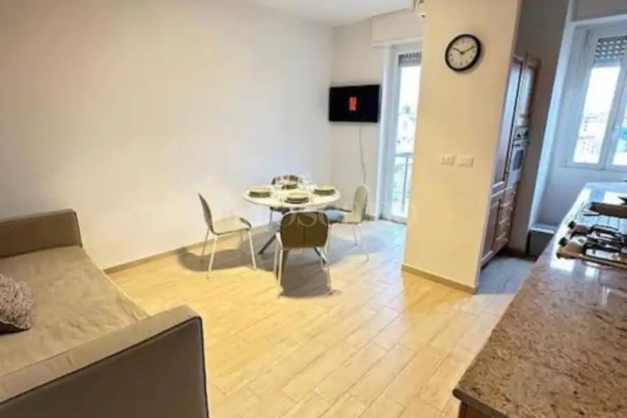 Casa in affitto di 45 mq a €900 (rif. 5/2026)