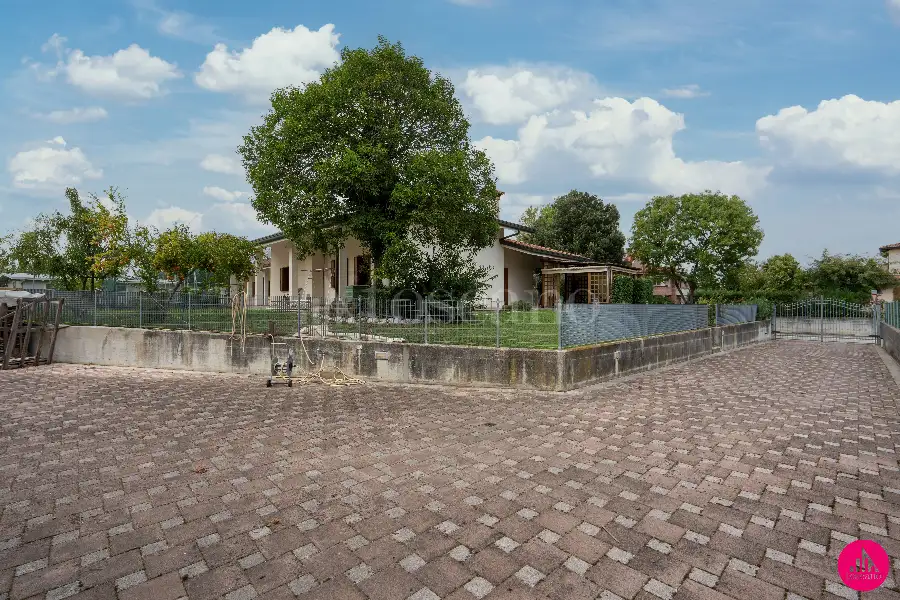 Villino a Schiera in vendita di 228 mq a €395.000 (rif. 177/2026)