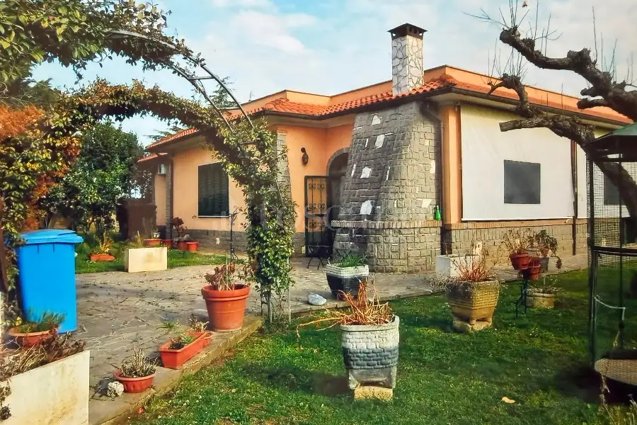 Casa Indipendente in vendita di 225 mq a €379.000 (rif. 73/2026)