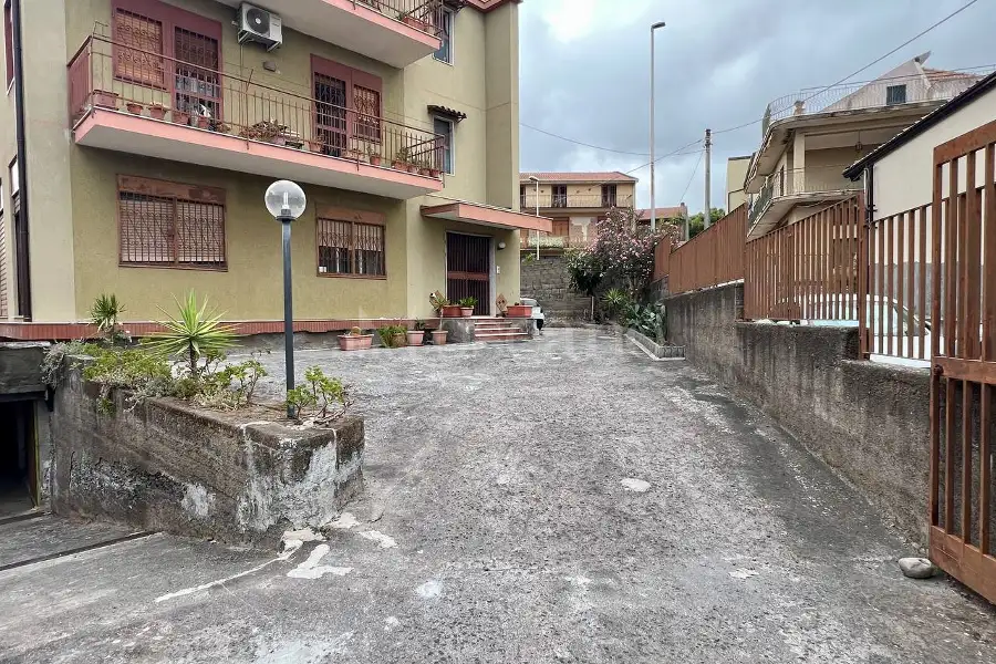 Magazzino in vendita di 155 mq a €98.000 (rif. 142/2026)