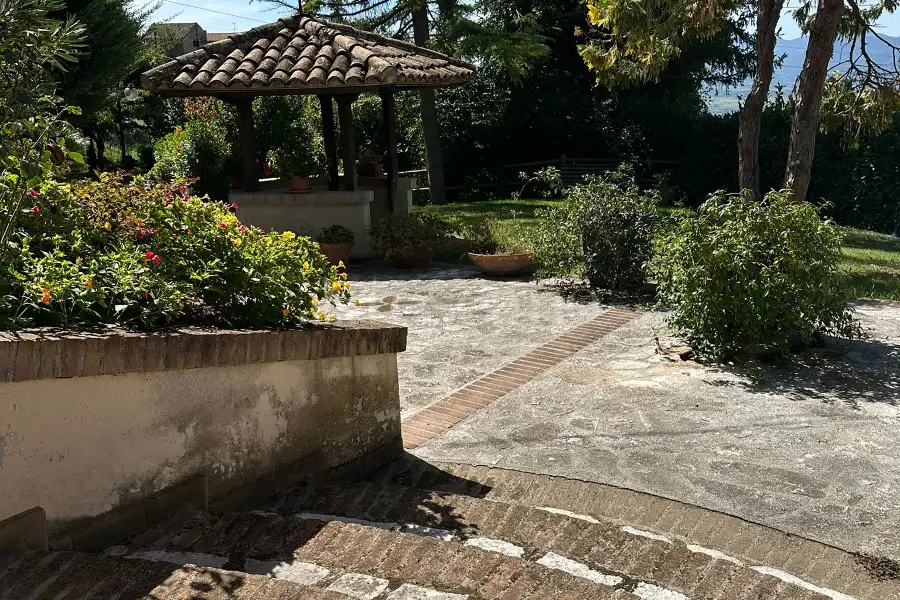 Negozio in vendita di 600 mq a €750.000 (rif. 17/2025)