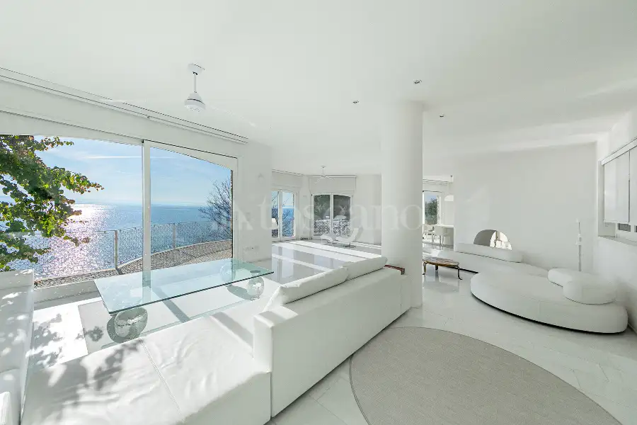 Villa in vendita di 450 mq a €4.500.000 (rif. 24/2025)