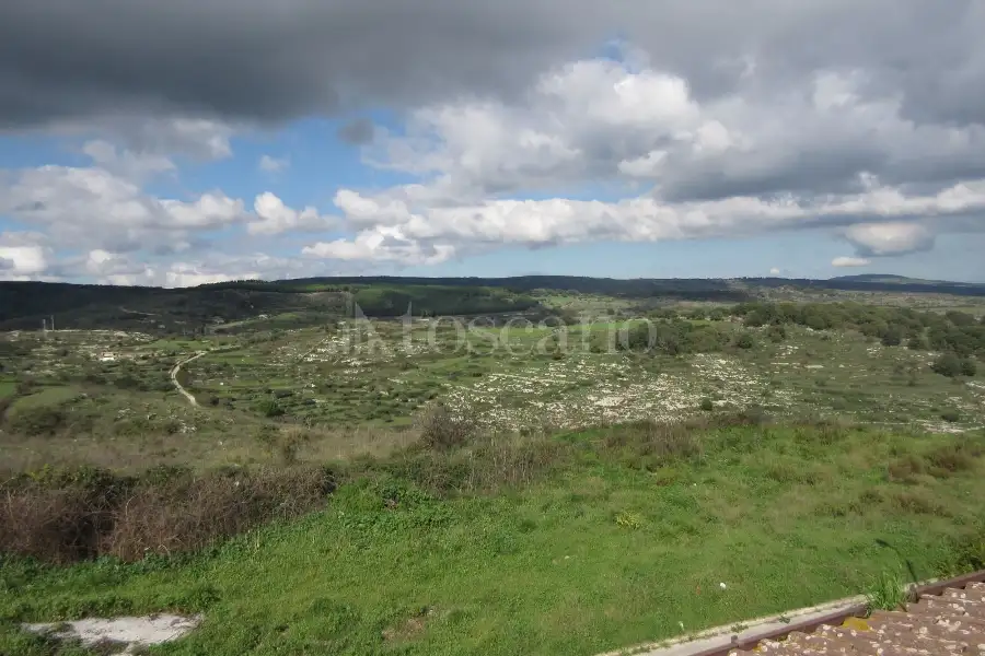 Villa Bifamiliare in vendita di 183 mq a €49.000 (rif. 58/2026)