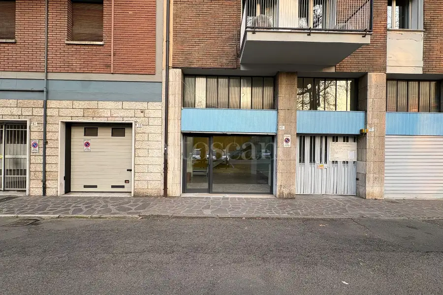 Negozio in affitto di 60 mq a €850 (rif. 13/2026)